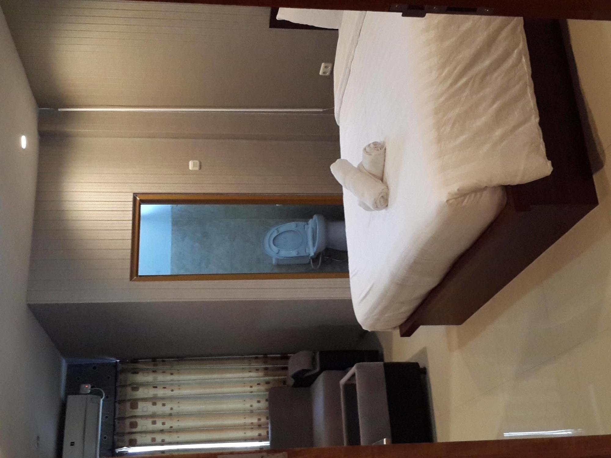 Reddoorz @ Paal 2 Hotel 2*