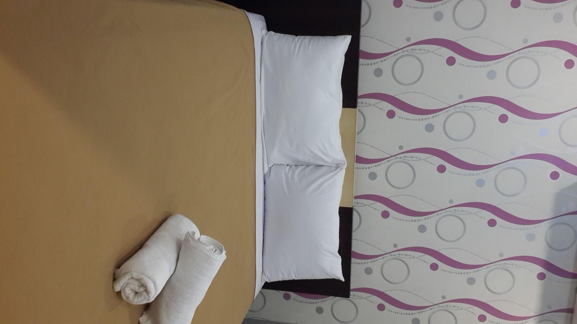Hotel Reddoorz @ Paal 2